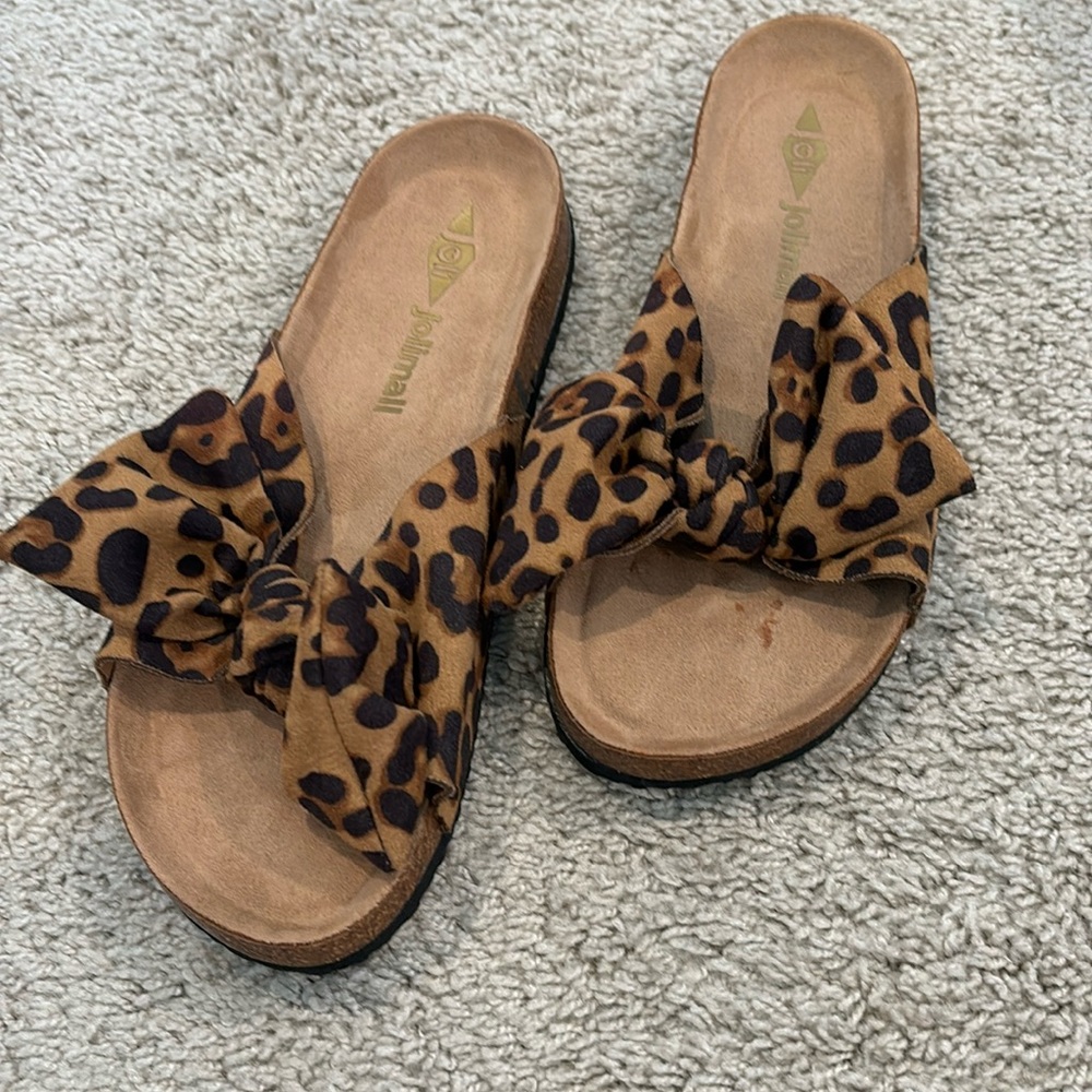 Sandals size 11